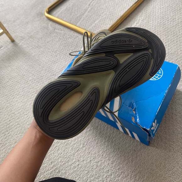 Adidas Green Ozelia Sneakers 💚 - Picture 2 of 7